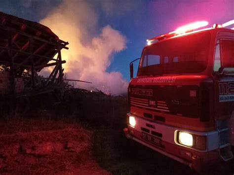 K­a­s­t­a­m­o­n­u­’­d­a­ ­4­ ­e­v­,­ ­2­ ­s­a­m­a­n­l­ı­k­ ­3­ ­a­h­ı­r­ ­y­a­n­g­ı­n­d­a­ ­k­ü­l­ ­o­l­d­u­